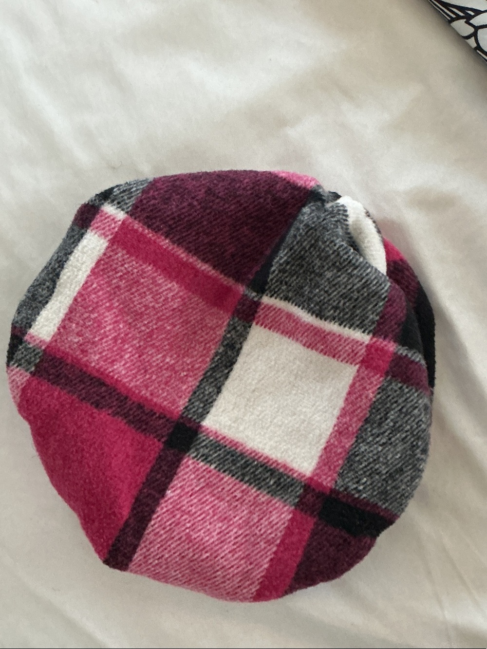 SHEIN Pink White Gray Plaid Kids Beret Hat